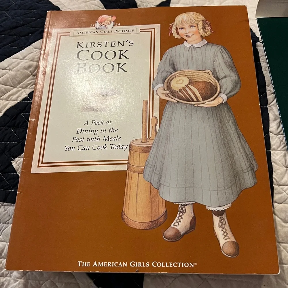 Pleasant Company American Girls Felicity’s paper dolls & Kirstens cook book